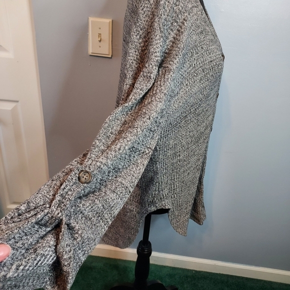 No Boundaries Size XL (15-17) Button Front ShirtTail Top - Picture 4 of 8